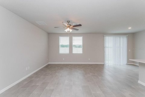 Villa ou maison à louer à Zephyrhills, Floride: 3 chambres, 139.91 m2 № 2116412 - photo 4