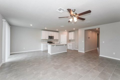 Villa ou maison à louer à Zephyrhills, Floride: 3 chambres, 139.91 m2 № 2116412 - photo 3