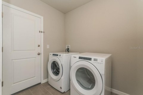 Villa ou maison à louer à Zephyrhills, Floride: 3 chambres, 139.91 m2 № 2116412 - photo 14