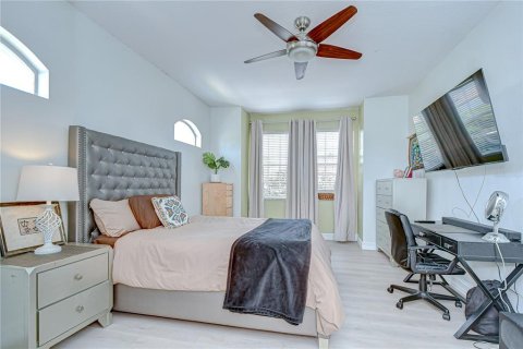 Townhouse in Palm Harbor, Florida 3 bedrooms, 235.79 sq.m. № 1777345 - photo 25