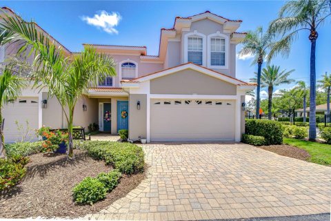 Townhouse in Palm Harbor, Florida 3 bedrooms, 235.79 sq.m. № 1777345 - photo 1