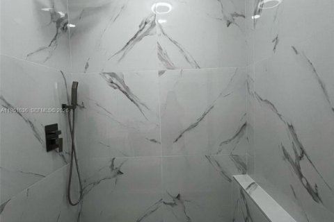 Apartment in Hialeah, Florida 3 bedrooms, 88.54 sq.m. № 2062150 - photo 10