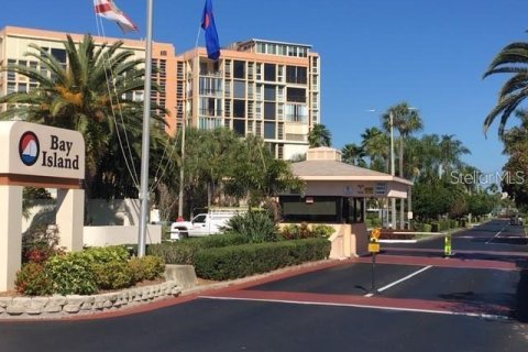 Condo in South Pasadena, Florida, 2 bedrooms  № 1827971 - photo 28