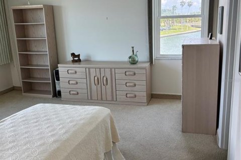 Condo in South Pasadena, Florida, 2 bedrooms  № 1827971 - photo 19