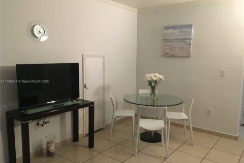 Купить кондоминиум в Майами-Бич, Флорида 1 спальня, 52.3м2, № 1943056 - фото 15