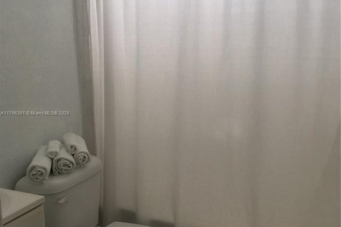 Купить кондоминиум в Майами-Бич, Флорида 1 спальня, 52.3м2, № 1943056 - фото 17