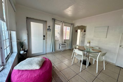 Купить кондоминиум в Майами-Бич, Флорида 1 спальня, 52.3м2, № 1943056 - фото 3