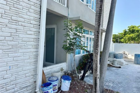 Купить кондоминиум в Майами-Бич, Флорида 1 спальня, 52.3м2, № 1943056 - фото 24