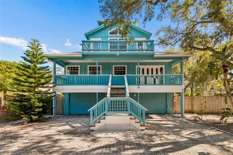 House in Palm Harbor, Florida 3 bedrooms, 196.21 sq.m. № 2117277 - photo 10