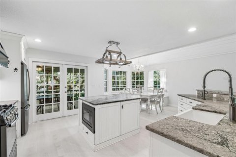 House in Palm Harbor, Florida 3 bedrooms, 196.21 sq.m. № 2117277 - photo 19