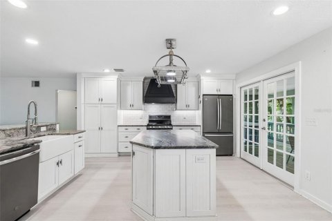 House in Palm Harbor, Florida 3 bedrooms, 196.21 sq.m. № 2117277 - photo 22