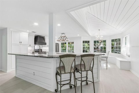 House in Palm Harbor, Florida 3 bedrooms, 196.21 sq.m. № 2117277 - photo 18