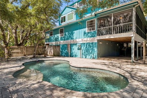 House in Palm Harbor, Florida 3 bedrooms, 196.21 sq.m. № 2117277 - photo 6