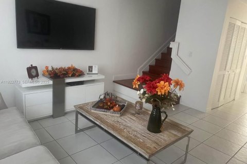 Купить таунхаус в Майами, Флорида 3 спальни, 138.42м2, № 1983547 - фото 6