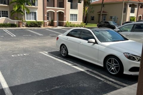 Купить таунхаус в Майами, Флорида 3 спальни, 138.42м2, № 1983547 - фото 2