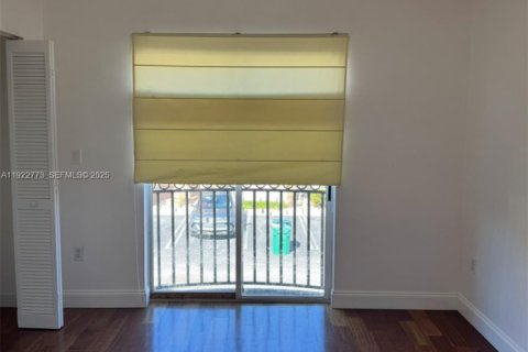 Adosado en venta en Miami, Florida, 3 dormitorios, 138.42 m2 № 1983547 - foto 11