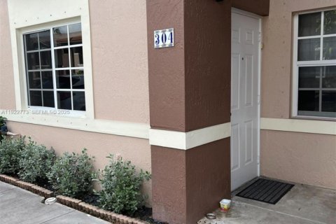 Купить таунхаус в Майами, Флорида 3 спальни, 138.42м2, № 1983547 - фото 3