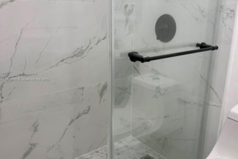 Appartement à louer à Miami, Floride: 1 chambre, 306.21 m2 № 2015886 - photo 9
