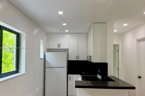 Appartement à louer à Miami, Floride: 1 chambre, 306.21 m2 № 2015886 - photo 25