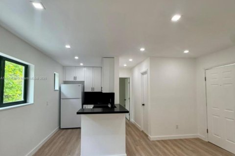 Appartement à louer à Miami, Floride: 1 chambre, 306.21 m2 № 2015886 - photo 28