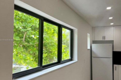 Appartement à louer à Miami, Floride: 1 chambre, 306.21 m2 № 2015886 - photo 24