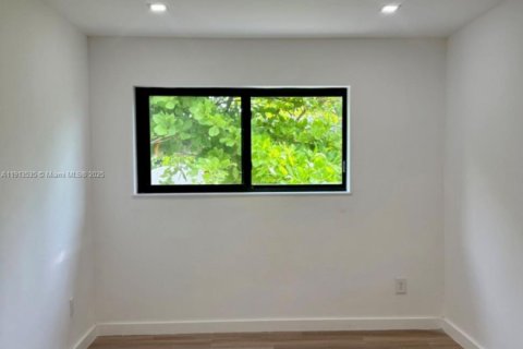 Appartement à louer à Miami, Floride: 1 chambre, 306.21 m2 № 2015886 - photo 19