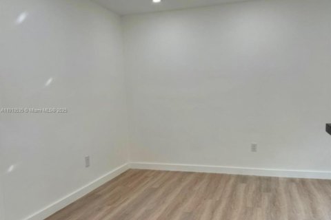 Appartement à louer à Miami, Floride: 1 chambre, 306.21 m2 № 2015886 - photo 21