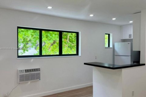 Appartement à louer à Miami, Floride: 1 chambre, 306.21 m2 № 2015886 - photo 30