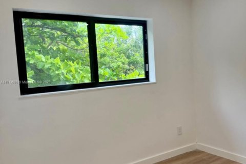 Appartement à louer à Miami, Floride: 1 chambre, 306.21 m2 № 2015886 - photo 14