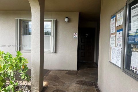 Condo in Pembroke Pines, Florida, 2 bedrooms  № 2068201 - photo 2