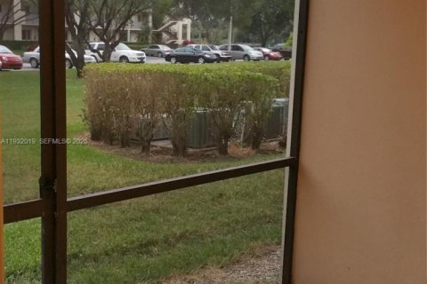 Снять в аренду кондоминиум в Пемброк-Пайнс, Флорида 1 спальня, 95.97м2, № 1990555 - фото 12