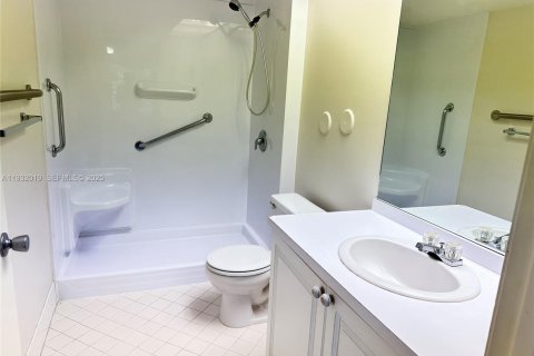 Снять в аренду кондоминиум в Пемброк-Пайнс, Флорида 1 спальня, 95.97м2, № 1990555 - фото 9