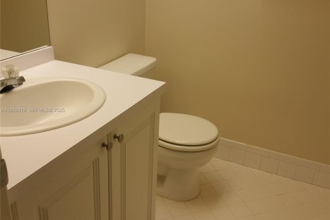 Снять в аренду кондоминиум в Пемброк-Пайнс, Флорида 1 спальня, 95.97м2, № 1990555 - фото 10