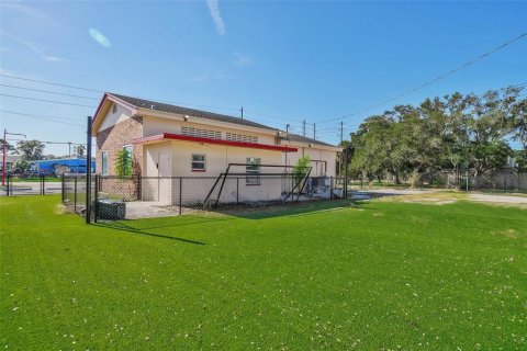 Propiedad comercial en venta en Dunedin, Florida, 163.51 m2 № 2302808 - foto 10