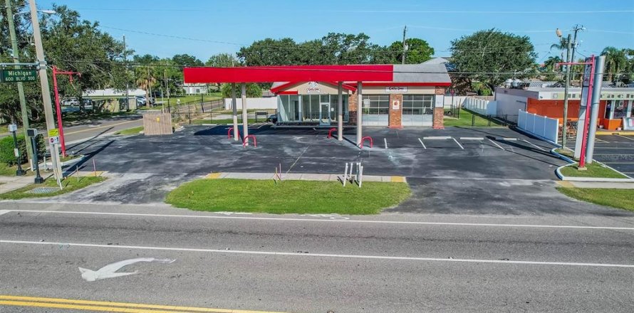 Propiedad comercial en Dunedin, Florida 163.51 m2 № 2302808