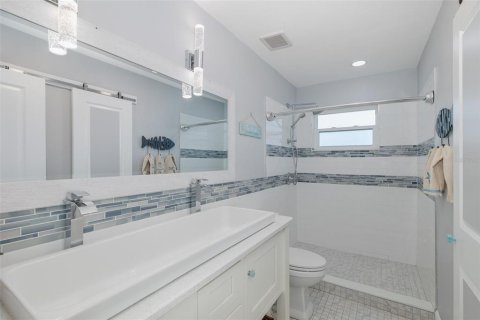 Casa en venta en Port Richey, Florida, 3 dormitorios, 292.83 m2 № 1662363 - foto 27