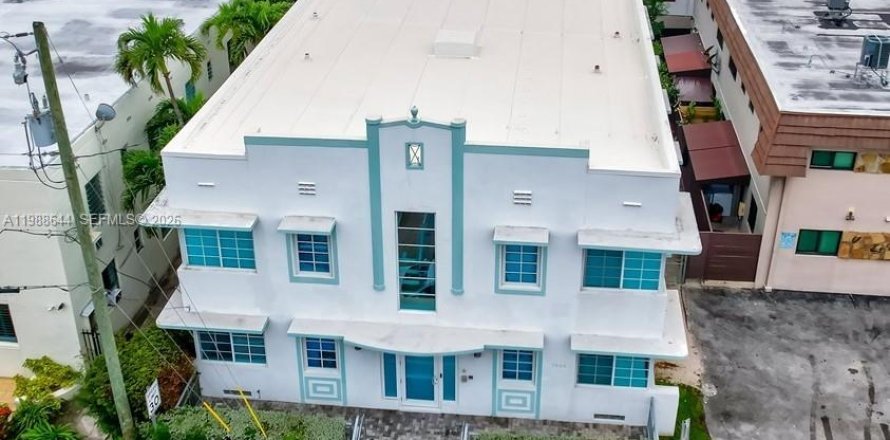 Отель, гостиница в Майами-Бич, Флорида № 2050730