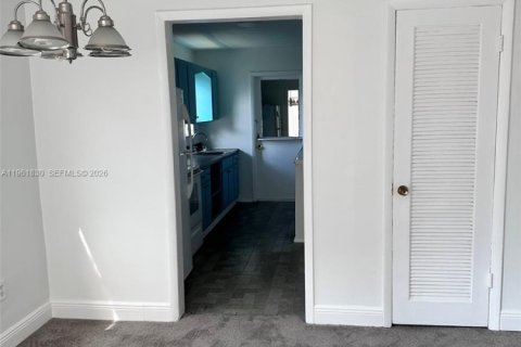 Снять в аренду виллу или дом в Майами, Флорида 2 спальни, № 2024652 - фото 2