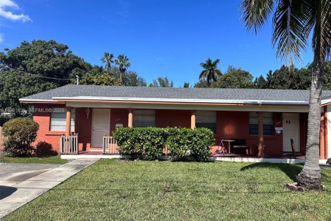 Дом в Майами, Флорида 2 спальни № 2024652