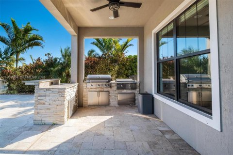 House in Parkland, Florida 5 bedrooms, 343.27 sq.m. № 2017840 - photo 24