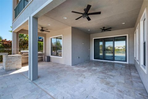 House in Parkland, Florida 5 bedrooms, 343.27 sq.m. № 2017840 - photo 28