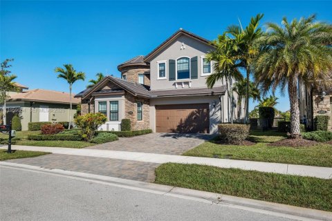 House in Parkland, Florida 5 bedrooms, 343.27 sq.m. № 2017840 - photo 13