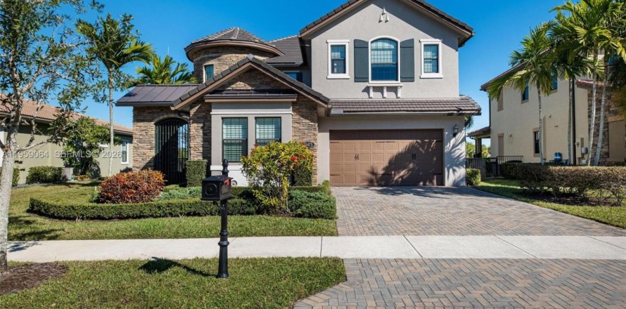 House in Parkland, Florida 5 bedrooms, 343.27 sq.m. № 2017840