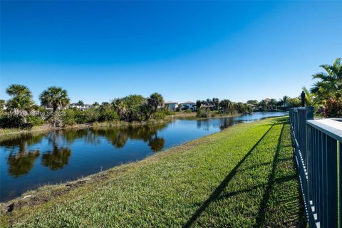 House in Parkland, Florida 5 bedrooms, 343.27 sq.m. № 2017840 - photo 16