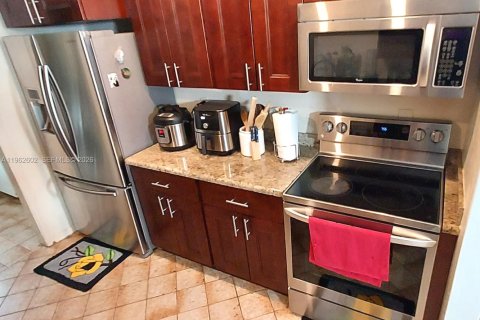 Villa ou maison à louer à Lake Worth, Floride: 2 chambres, 151.43 m2 № 2023789 - photo 16