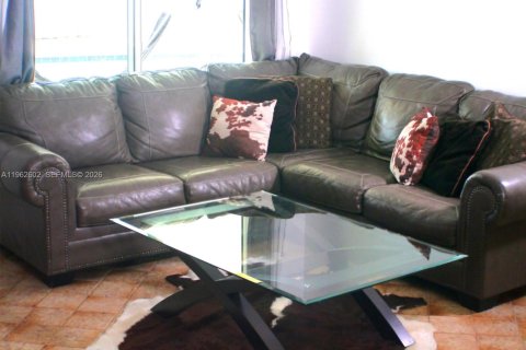 Villa ou maison à louer à Lake Worth, Floride: 2 chambres, 151.43 m2 № 2023789 - photo 12