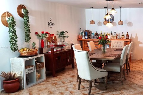 Villa ou maison à louer à Lake Worth, Floride: 2 chambres, 151.43 m2 № 2023789 - photo 13