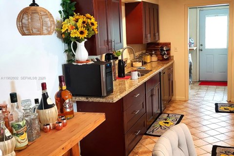 Villa ou maison à louer à Lake Worth, Floride: 2 chambres, 151.43 m2 № 2023789 - photo 17