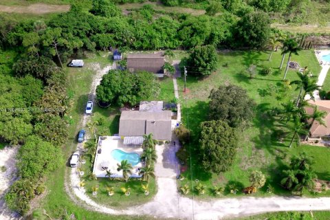Villa ou maison à louer à Lake Worth, Floride: 2 chambres, 151.43 m2 № 2023789 - photo 2