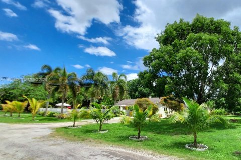 Villa ou maison à louer à Lake Worth, Floride: 2 chambres, 151.43 m2 № 2023789 - photo 11
